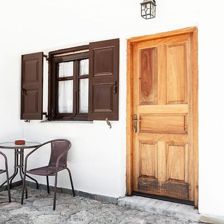 One Bedroom Apartment With Kitchenette# 12 A Raches  Ngoại thất bức ảnh