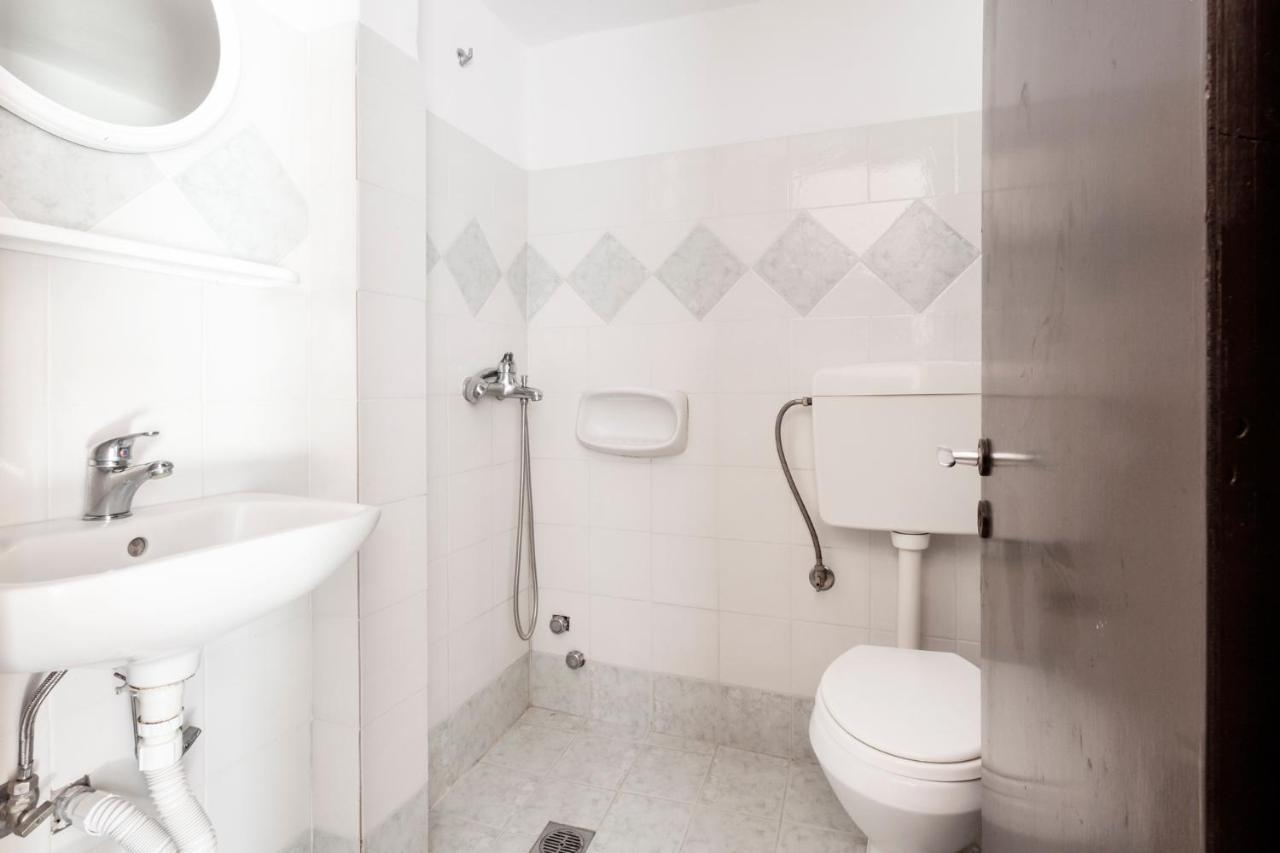 One Bedroom Apartment With Kitchenette# 12 A Raches  Ngoại thất bức ảnh