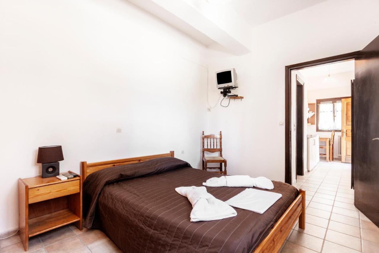 One Bedroom Apartment With Kitchenette# 12 A Raches  Ngoại thất bức ảnh