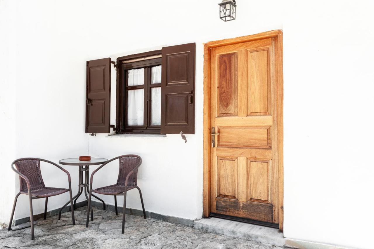 One Bedroom Apartment With Kitchenette# 12 A Raches  Ngoại thất bức ảnh